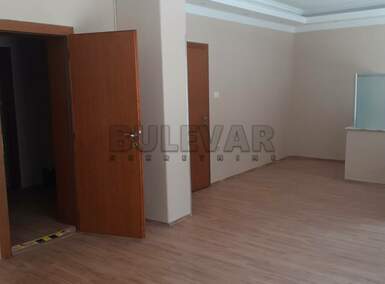 Poslovni prostor / Lokal, Niš, Centar, izdavanje, 150m2, 600e, id784095