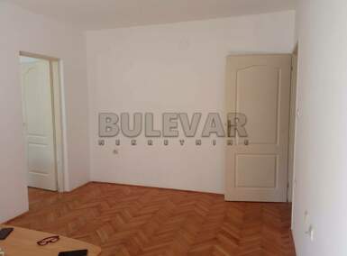 Poslovni prostor / Lokal, Niš, Crveni pevac, izdavanje, 41m2, 300e, id1026771