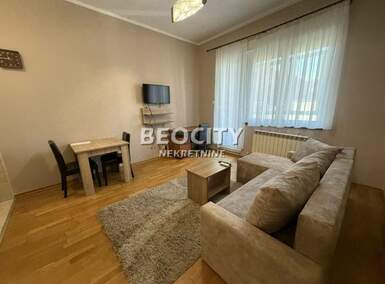 Jednosoban stan, Novi Sad, Bulevar Oslobođenja, izdavanje, 32m2, 350e, id1347457